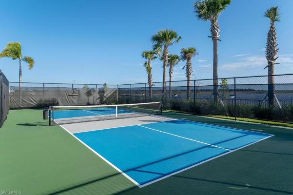 5664 Cerva Ln, Naples, Florida 34142, image 1