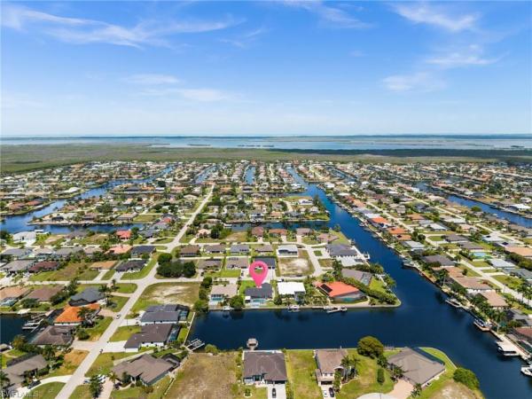 Cape Coral, 3911 25th Ct, Cape Coral, Florida 33914, image 2