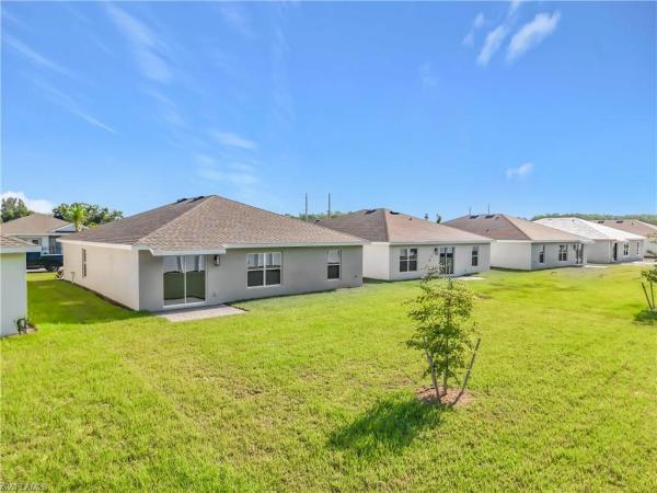 Hemingway Pointe, 14168 Hemingway Oaks Trl, Fort Myers, Florida 33905, image 2