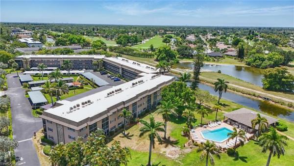 5419 Rattlesnake Hamm Rd #304F, Naples, Florida 34113, image 2