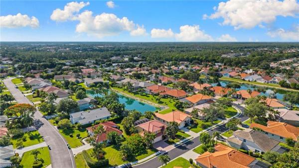 Moon Lake, 5005 Old Pond Dr, Naples, Florida 34104, image 3