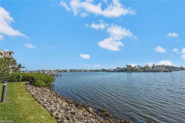 9380 Gulf Shore Dr #402, Naples, Florida 34108, image 1