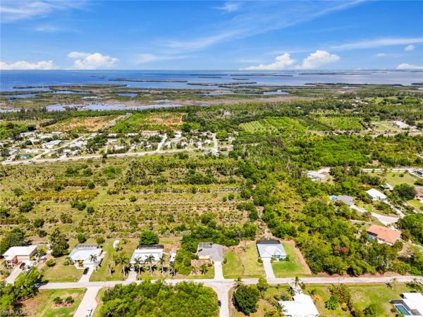 11693 Oakland Dr, Bokeelia, Florida 33922, image 2
