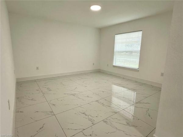 Lehigh Acres, 915 Edison Ave, Lehigh Acres, Florida 33972, image 3