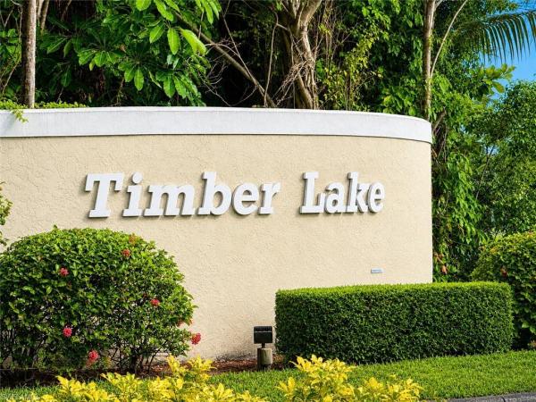 240 Timber Lake Cir #D201, Naples, Florida 34104, image 1