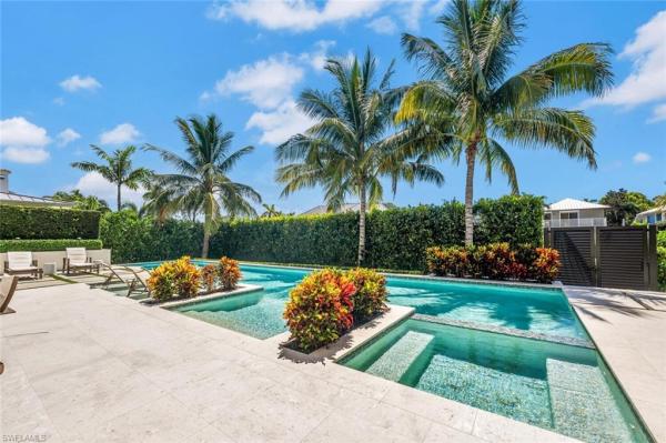 Aqualane Shores, 556 S 17th Ave, Naples, Florida 34102, image 2