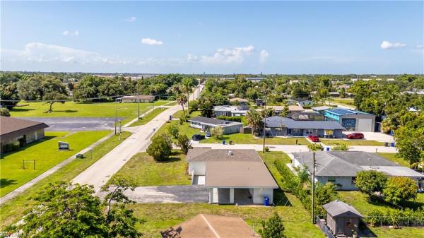 Cushman Manor, 4220 Deleon St, Fort Myers, Florida 33901, image 2