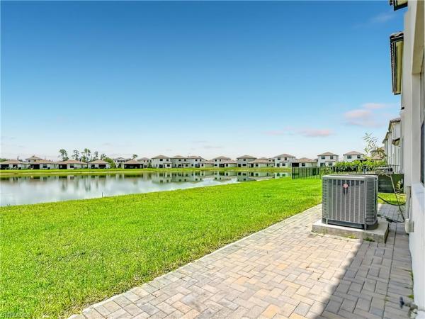 5669 Cerva Ln, Naples, Florida 34142, image 3