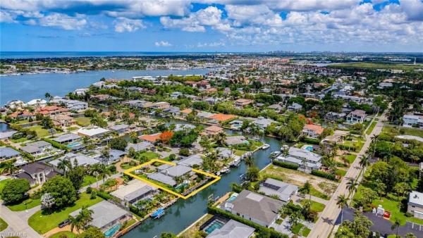 Royal Harbor, 1571 Bonita Ln, Naples, Florida 34102, image 2