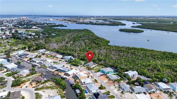 Zimmers, 309 Donora Blvd, Fort Myers Beach, Florida 33931, image 2