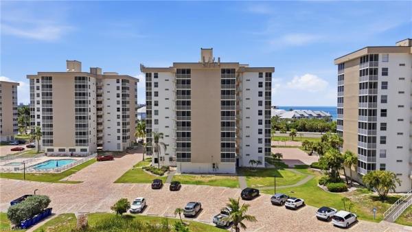 Beach & Tennis Club, 5700 SW Bonita Beach Rd #3-805, Bonita Springs, Florida 34134, image 2