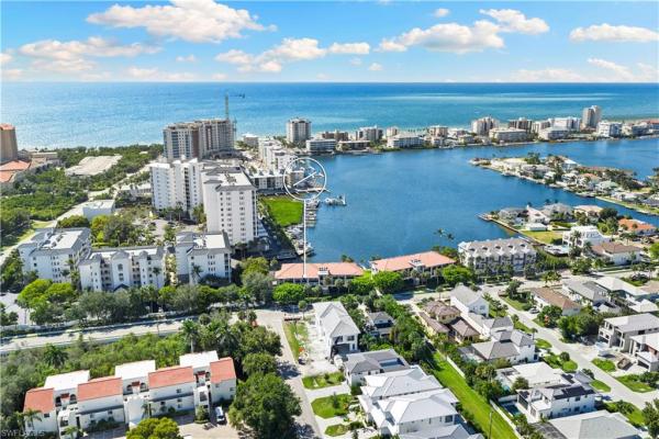 9101 Vanderbilt Dr #302, Naples, Florida 34108, image 3