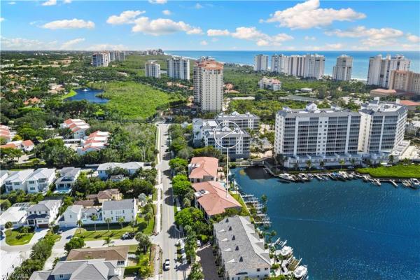 9101 Vanderbilt Dr #302, Naples, Florida 34108, image 2