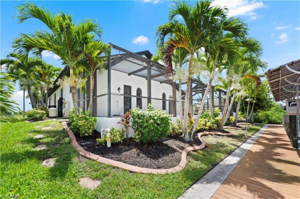 Cape Coral, 506 32nd Pl, Cape Coral, Florida 33993, image 2