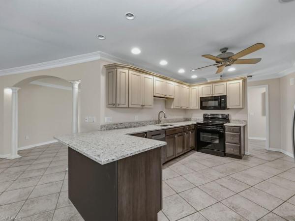 Park Shore, 667 Park Shore Dr, Naples, Florida 34103, image 2