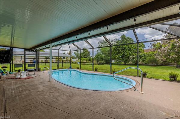 Country Club Estates, 1618 Country Club Pkwy, Lehigh Acres, Florida 33936, image 2