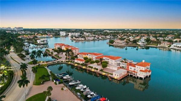 Venetian Villas At Park Shore, 4000 N Gulf Shore Blvd #1500, Naples, Florida 34103, image 1