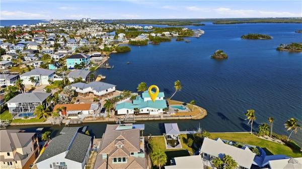 Santini Cross, 266 Curlew St, Fort Myers Beach, Florida 33931, image 3