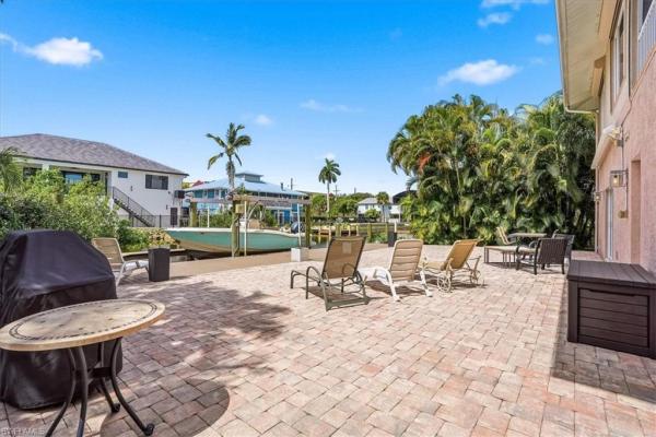 Avion Park, 1680 Avion Pl, Naples, Florida 34104, image 3