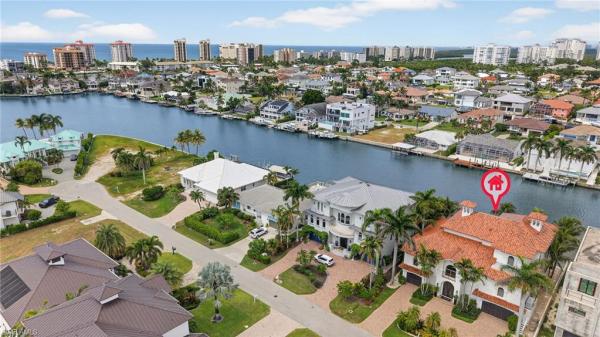 Conners At Vanderbilt Beach, 403 Seabee Ave, Naples, Florida 34108, image 3