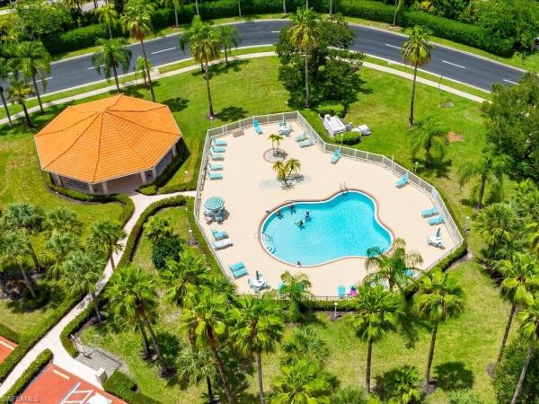 600 Luisa Ct #4, Naples, Florida 34104, image 3
