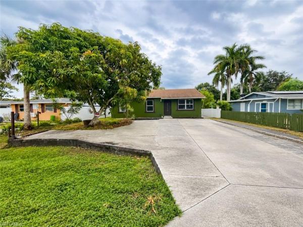 Naples Manor, 5370 Holland St, Naples, Florida 34113, image 1
