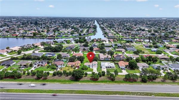 Cape Coral, 523 25th Ln, Cape Coral, Florida 33904, image 2