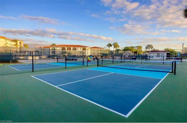 41 S High Point Cir #105, Naples, Florida 34103, image 2