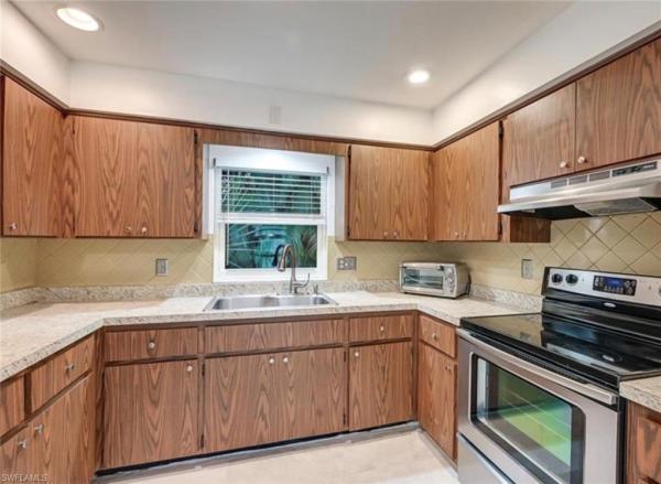 Coconut Creek, 497 Donna St, Naples, Florida 34104, image 3