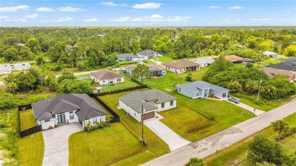 Lehigh Acres, 748 E Chestnut St, Lehigh Acres, Florida 33974, image 3
