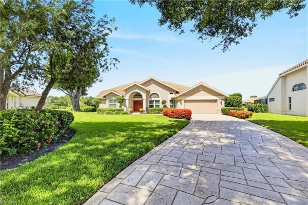 Pinewood Lakes, 11690 Pinewood Lakes Dr, Fort Myers, Florida 33913, image 3