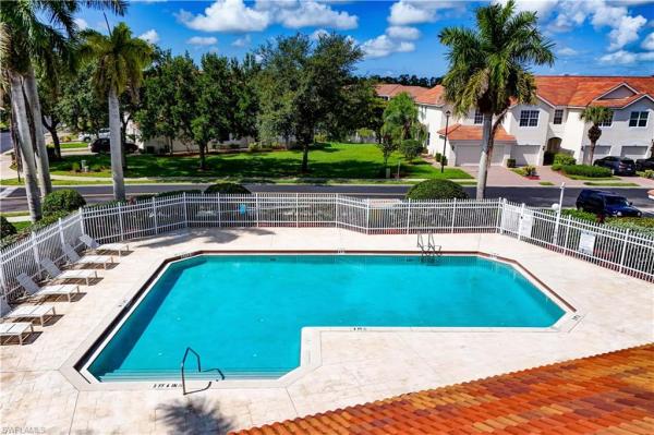 Pinehurst At Stratford Place, 904 Hampton Cir #94, Naples, Florida 34105, image 3