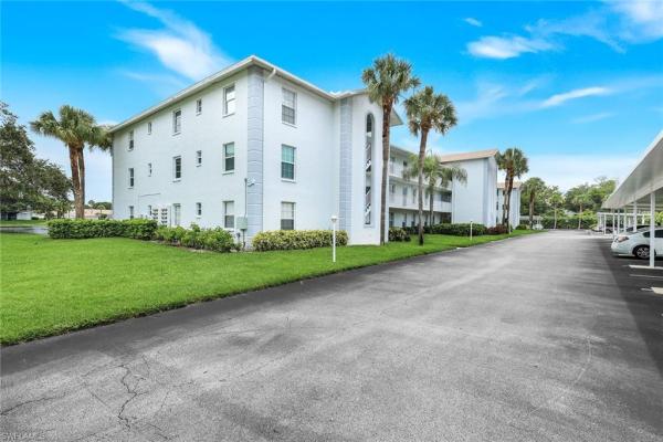 9580 Victoria Ln #205, Naples, Florida 34109, image 1