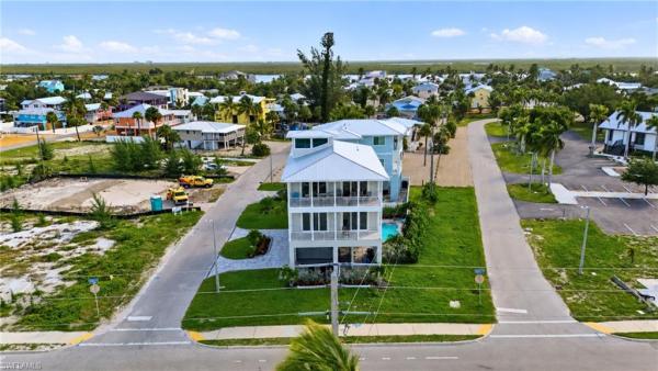 Cases, 3749 Estero Blvd, Fort Myers Beach, Florida 33931, image 2