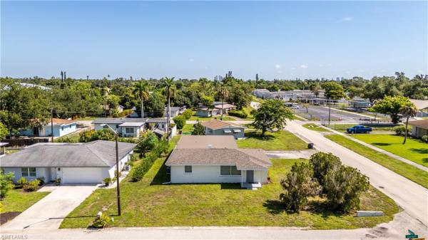 Cushman Manor, 4220 Deleon St, Fort Myers, Florida 33901, image 2