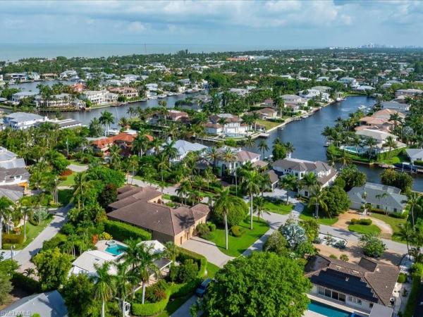 Aqualane Shores, 550 S 21st Ave, Naples, Florida 34102, image 1