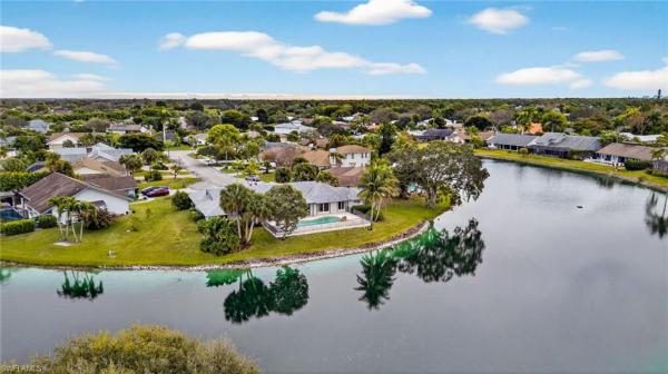 Pine Woods, 2341 Mayfield Ct #8, Naples, Florida 34105, image 2