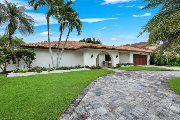 Park Shore, 517 Parkwood Ln, Naples, Florida 34103, image 1