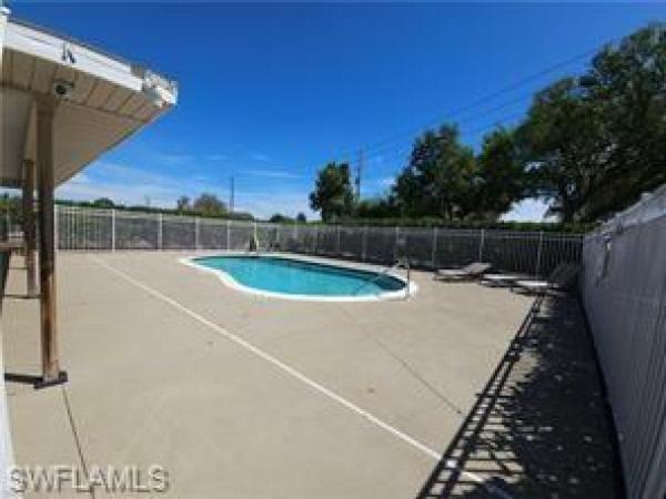 Oak Crest Villas, 5172 Leeds Rd, Fort Myers, Florida 33907, image 2
