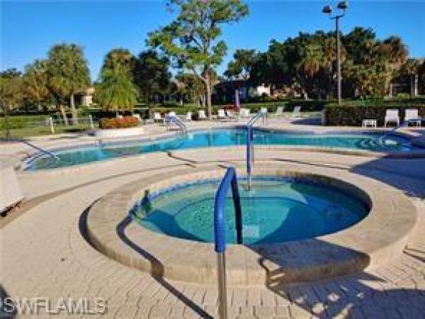 576 Retreat Dr #201, Naples, Florida 34110, image 2