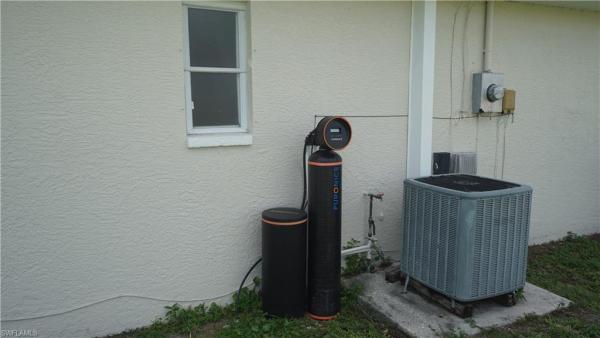 Cape Coral Residential, 416 19th Ter, Cape Coral, Florida 33990, image 3