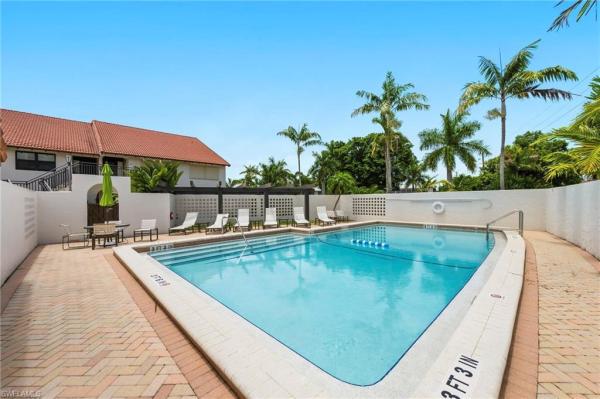 4092 Belair Ln #17, Naples, Florida 34103, image 2
