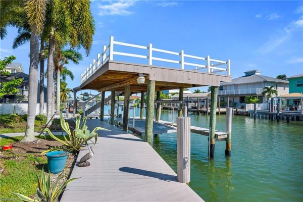 Isles Of Capri, 167 San Salvador St, Naples, Florida 34113, image 3