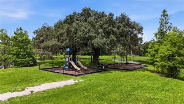 4651 Castalia Ct, Fort Myers, Florida 33905, image 2