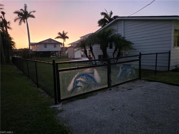 Everglades City Club, 313 N Copeland Ave, Everglades City, Florida 34139, image 2