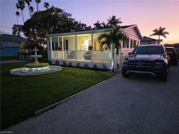 Everglades City Club, 313 N Copeland Ave, Everglades City, Florida 34139, image 1