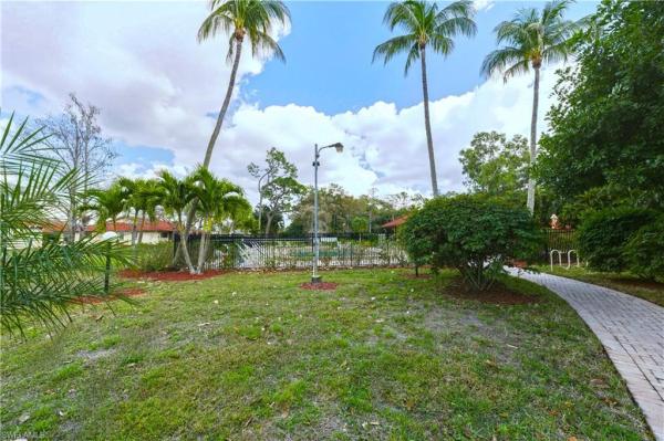 Boca Ciega Manor, 2041 Pine Isle Ln, Naples, Florida 34112, image 3