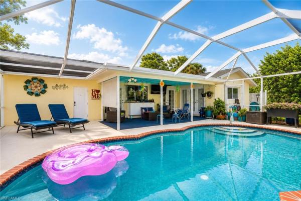 Tanglewood, 1352 Oaklawn Ct, Fort Myers, Florida 33919, image 2
