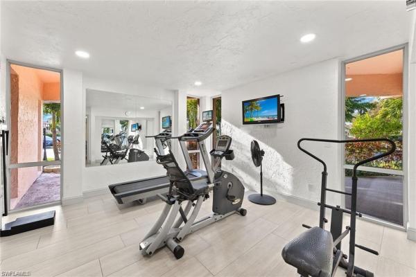 175 Turtle Lake Ct #210, Naples, Florida 34105, image 3