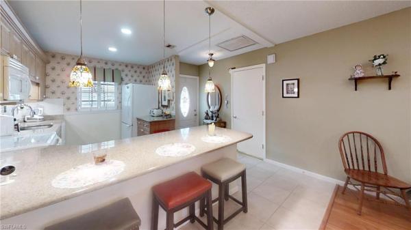 Myerlee Park Homes, 1527 Edgewater Cir, Fort Myers, Florida 33919, image 3